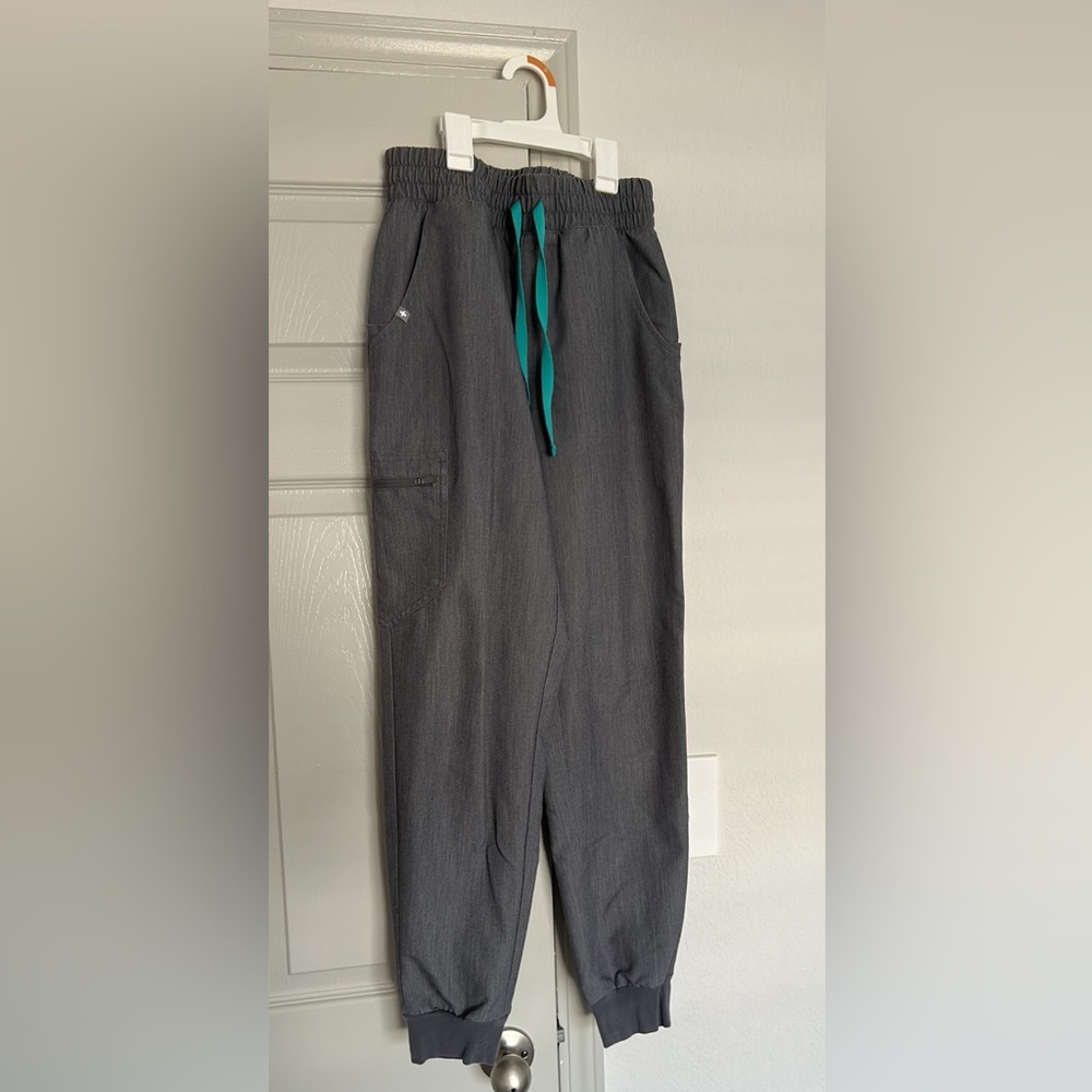 Figs jogger scrubs